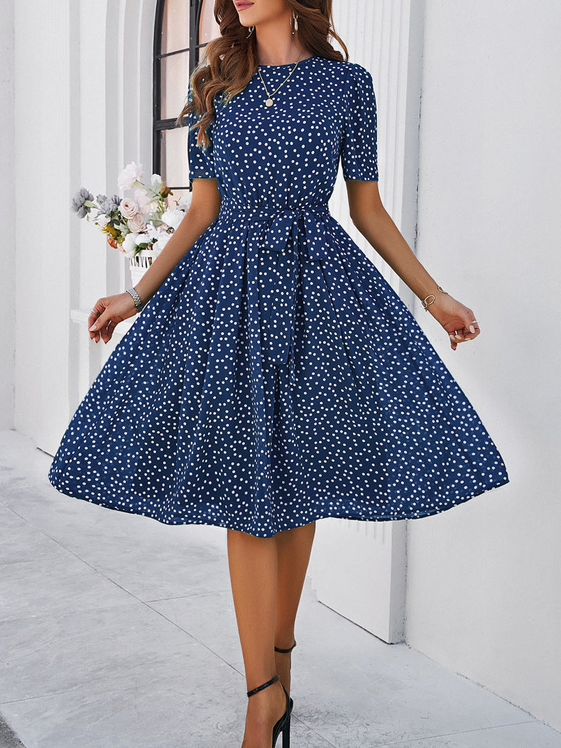 Elegantes, blaues, kurzärmliges Midikleid aus Chiffon mit Polka Dots 