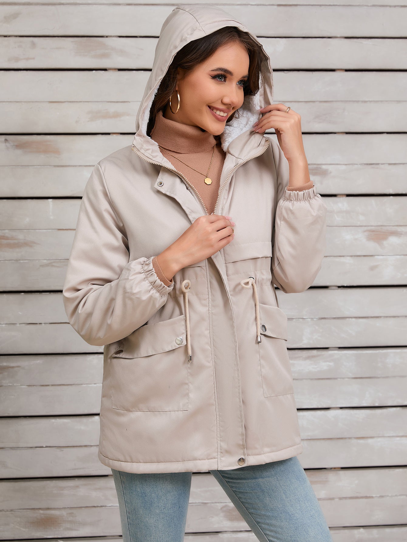 Parka mit Kapuze und verstellbarer Taille für Outdoor-Abenteuer