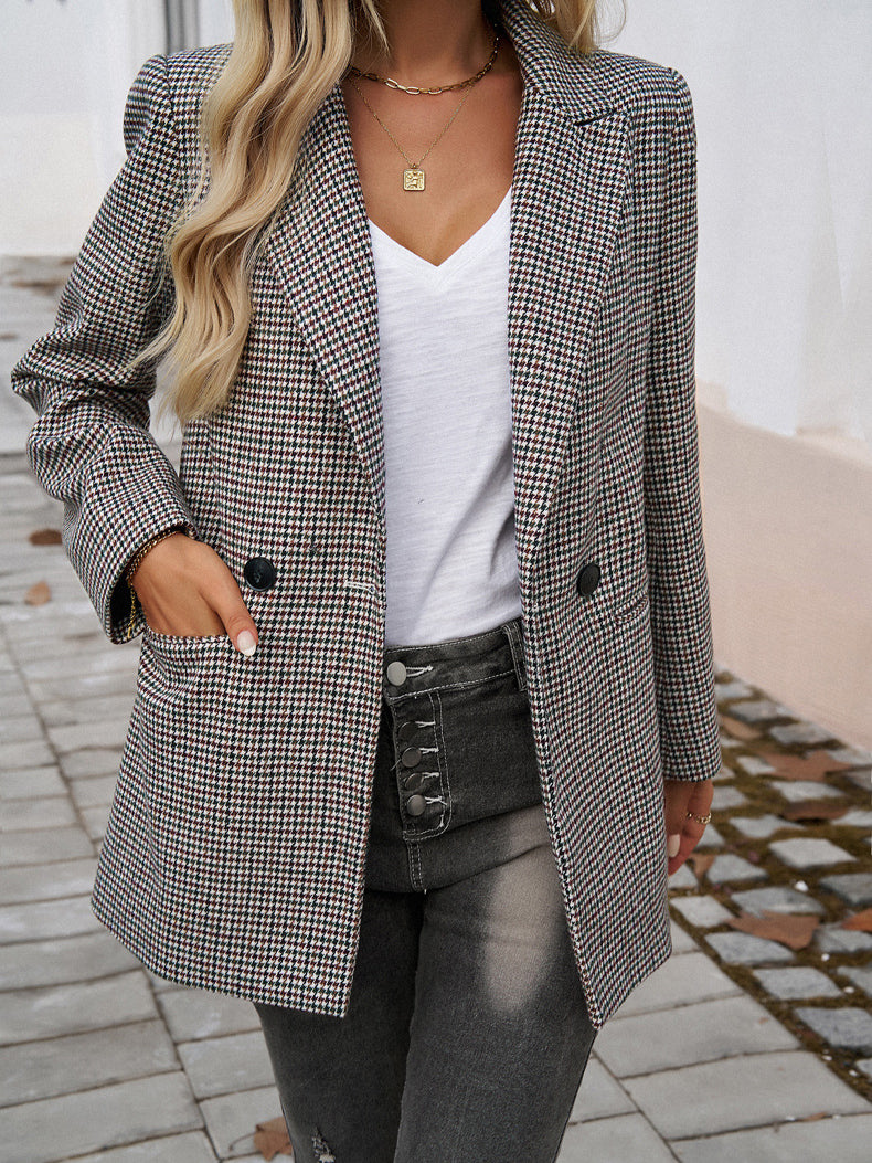 Lässiger Blazer mit Revers und Knöpfen